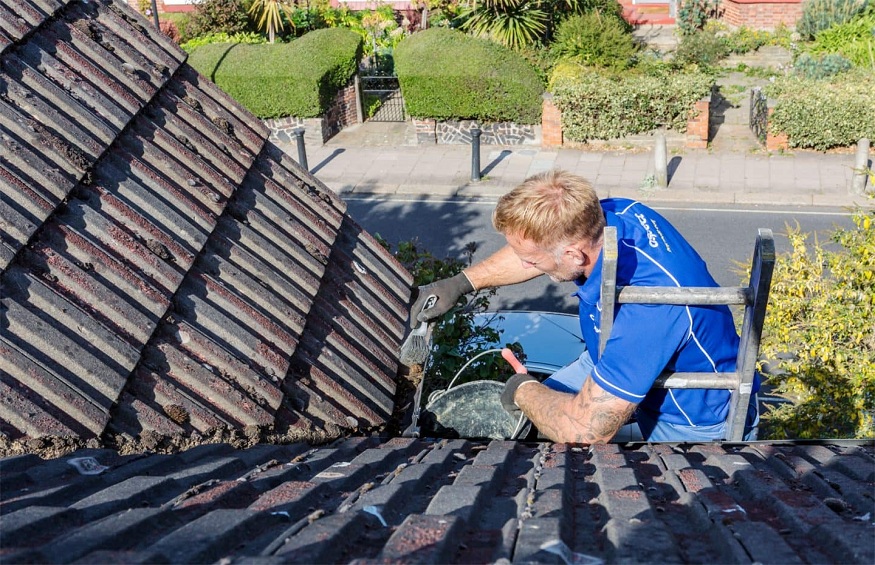 Tips to Help You Hire A Gutter Cleaning Service